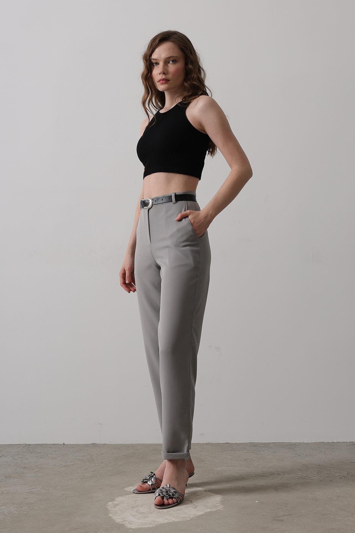 Gri Kemerli Havuç Pantolon