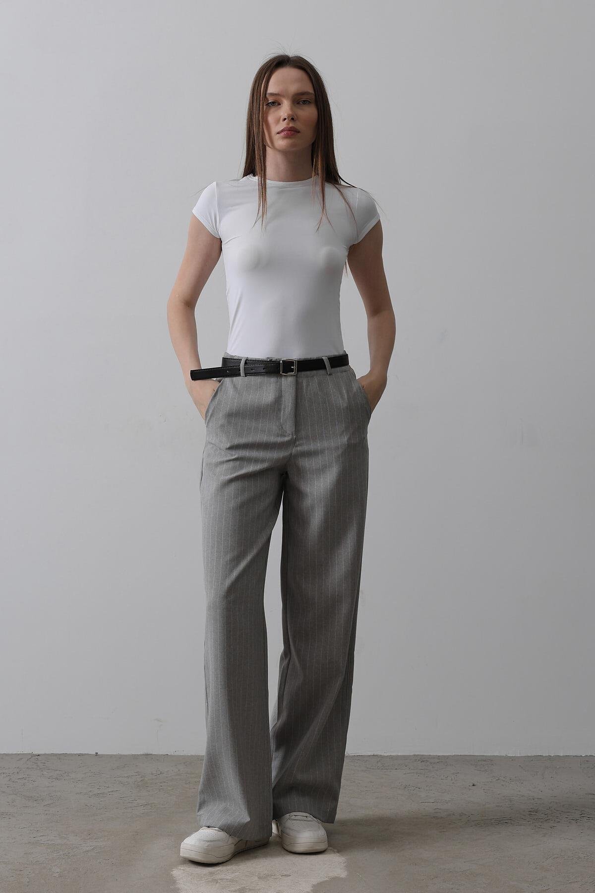 Gri-Beyaz Çift Cepli Kemerli Çizgili Palazzo Pantolon