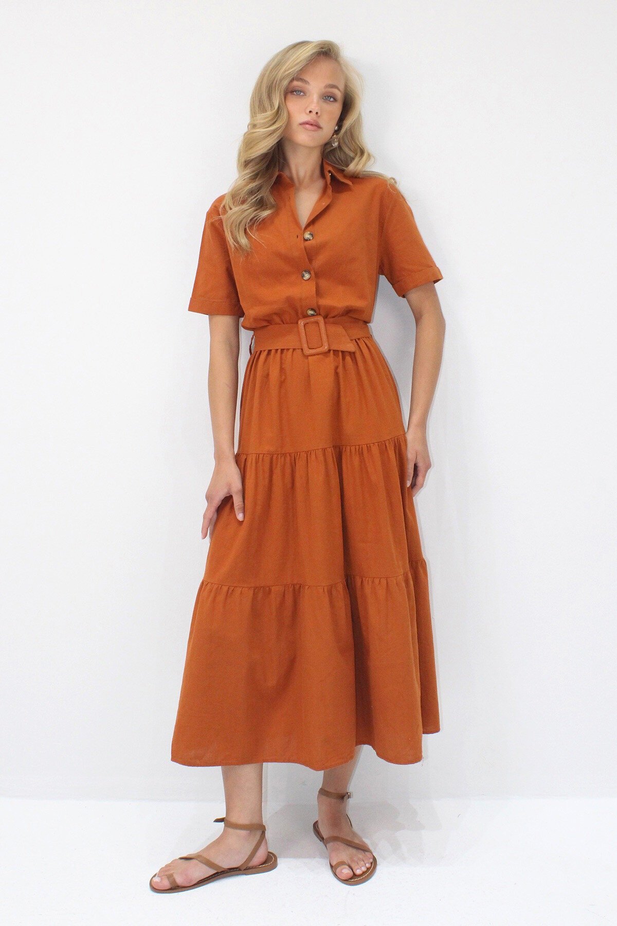 Kiremit Gömlek Yaka Önü Düğmeli Eteği Volanlı Kendinden Kemerli Maxi Boy Keten Elbise