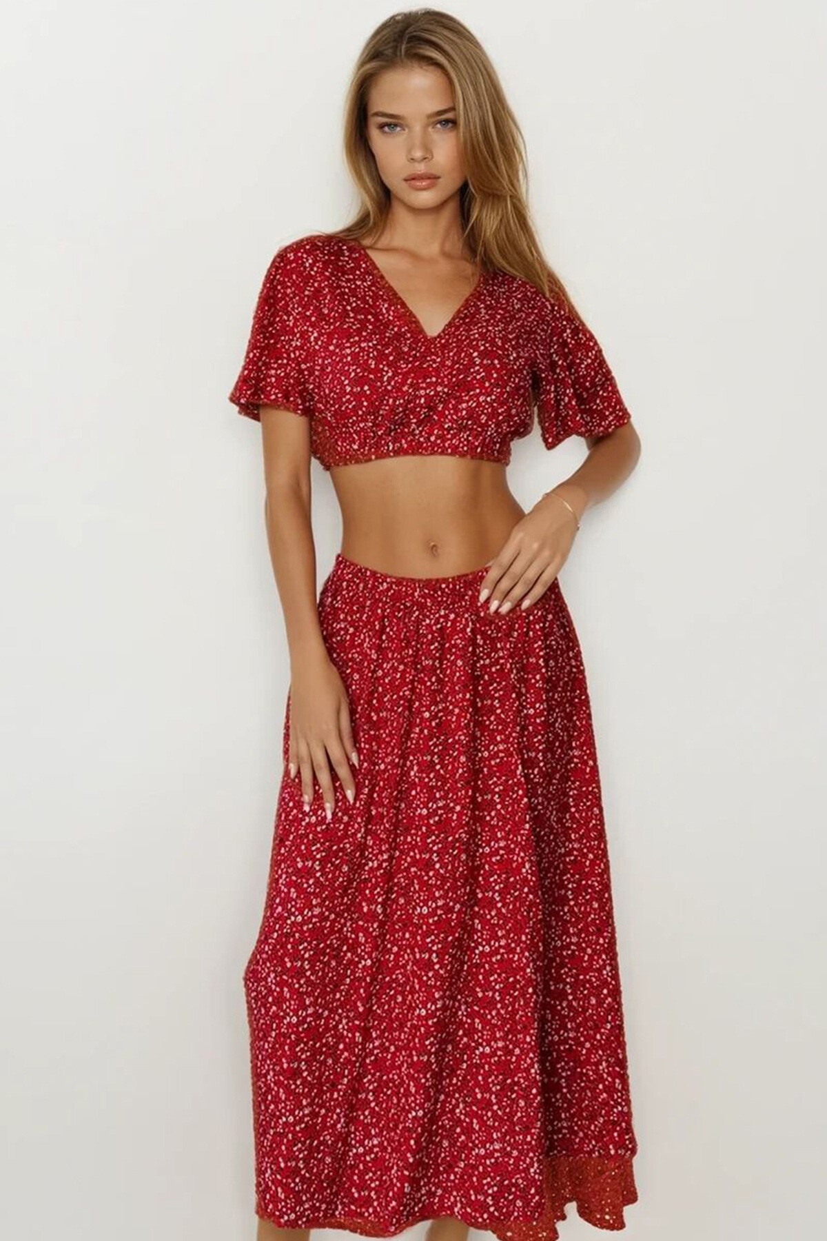 Kırmızı Çiçek Desenli Crop Bluz Ve Etek Takım