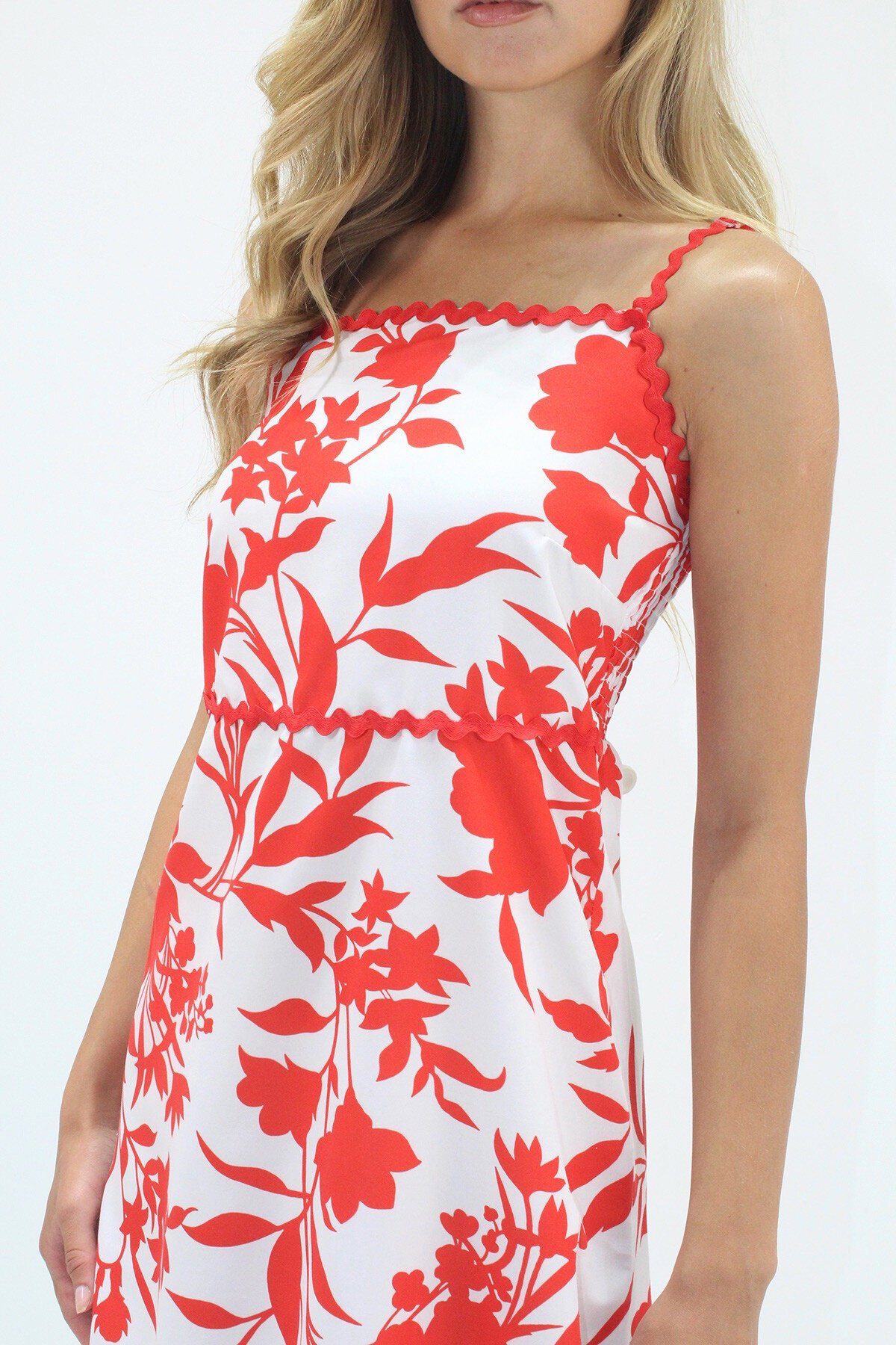 Kırmızı İp Askılı Sırtı Gipeli Dokuma Elbise