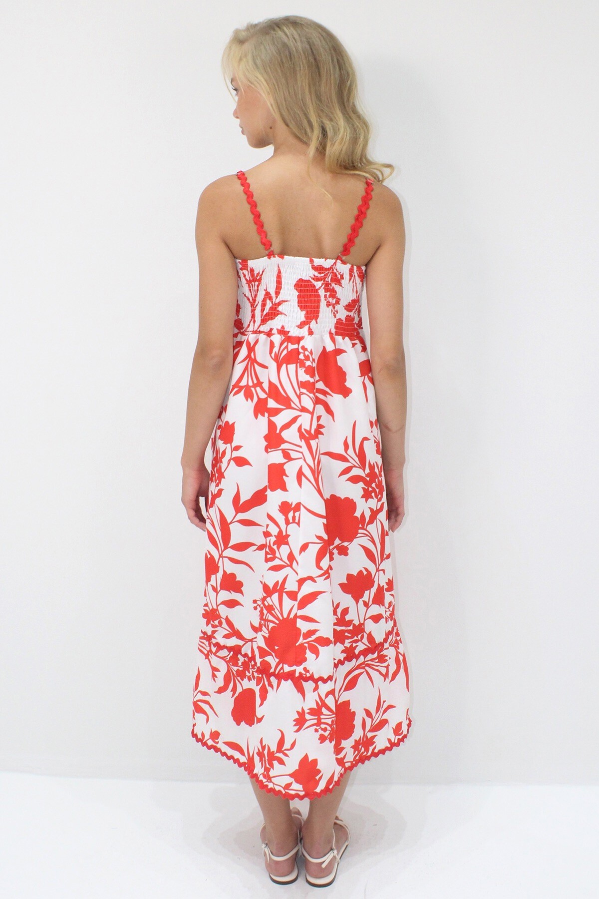 Kırmızı İp Askılı Sırtı Gipeli Dokuma Elbise