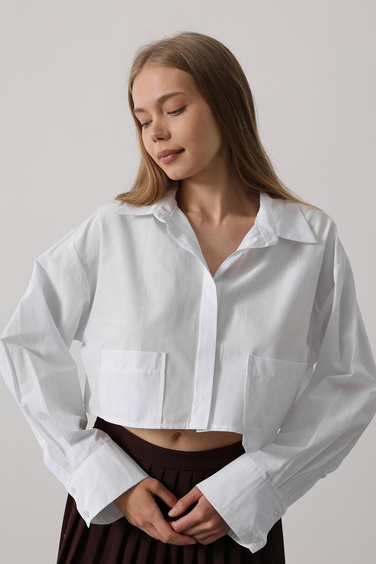 Beyaz Çift Cepli Crop Gömlek