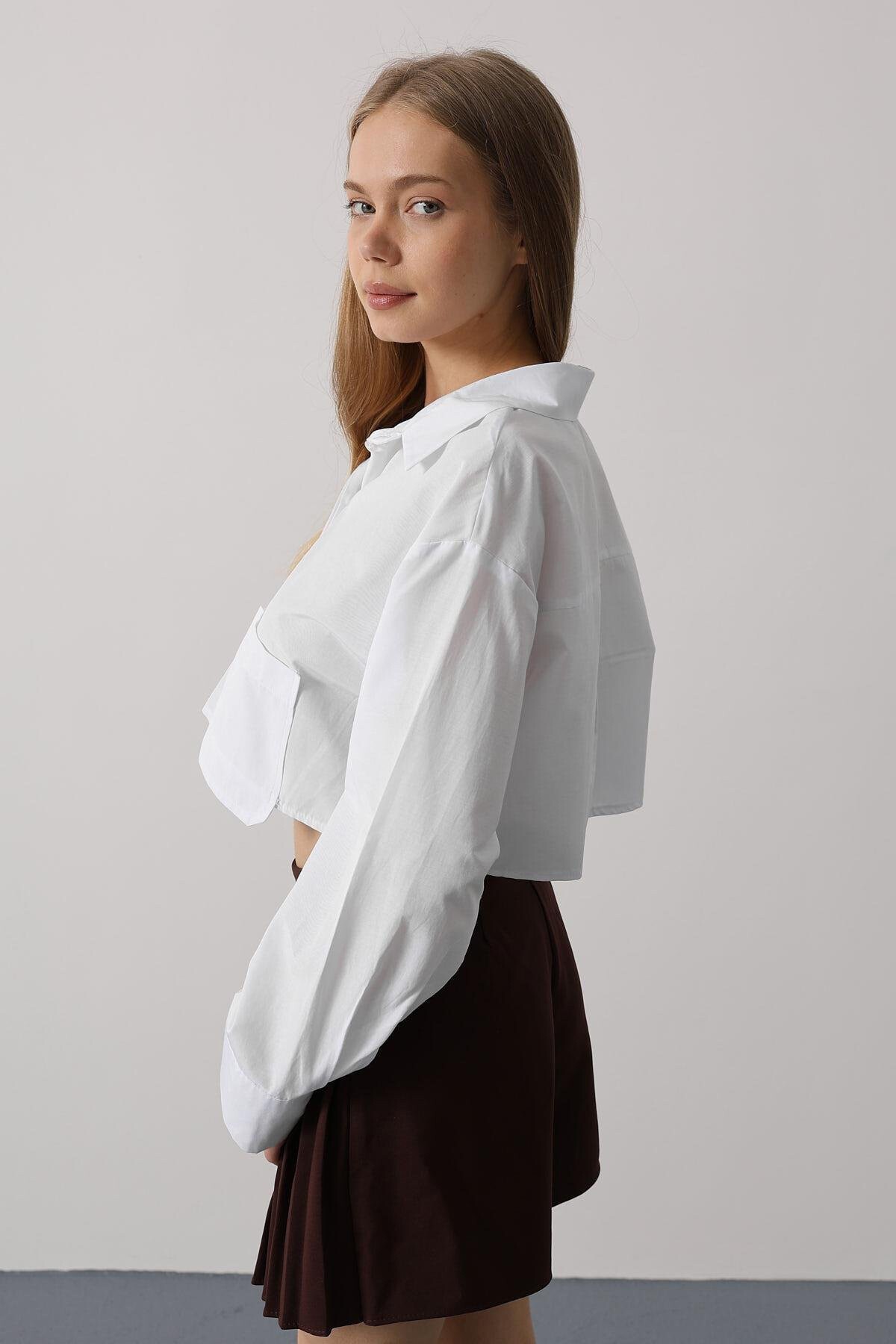 Beyaz Çift Cepli Crop Gömlek