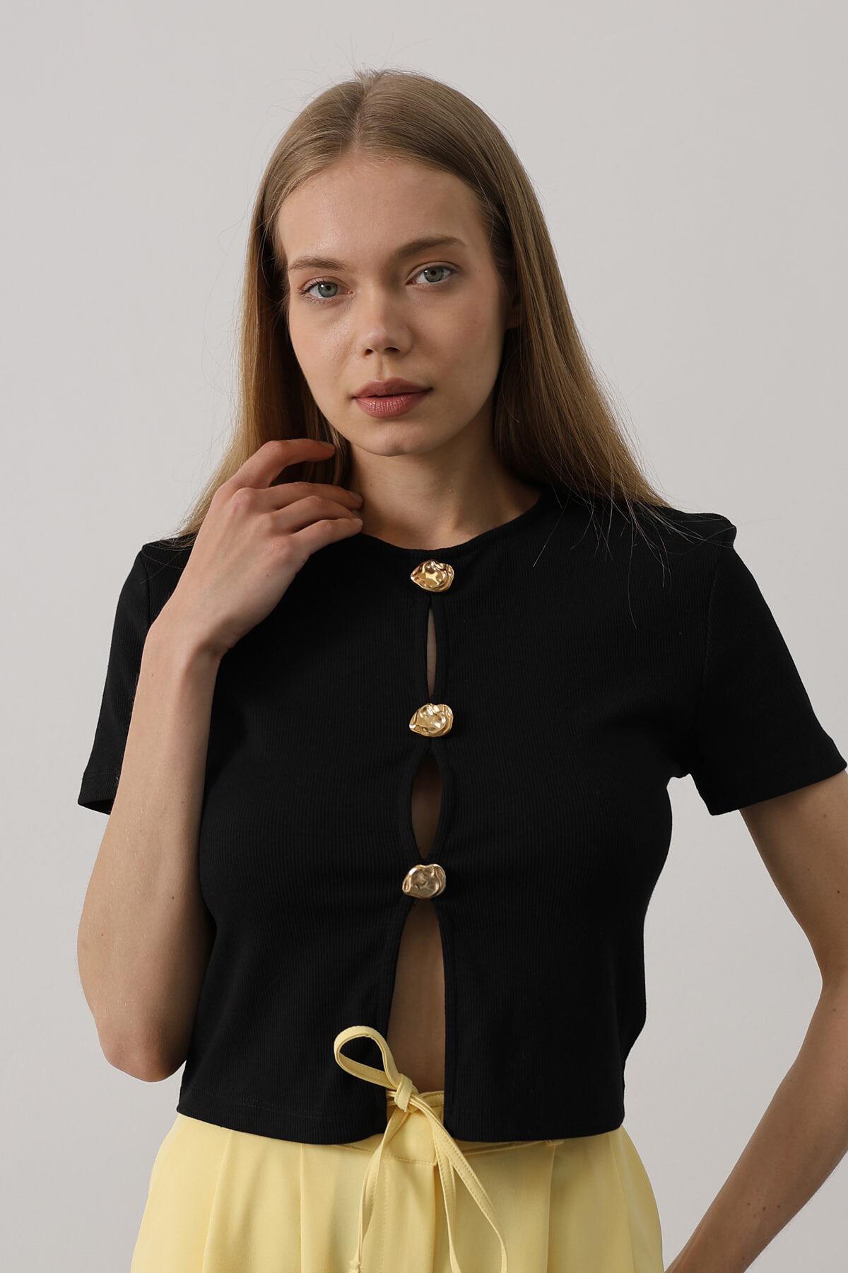 Siyah Bisiklet Yaka Düğme Aksesuarlı Bluz