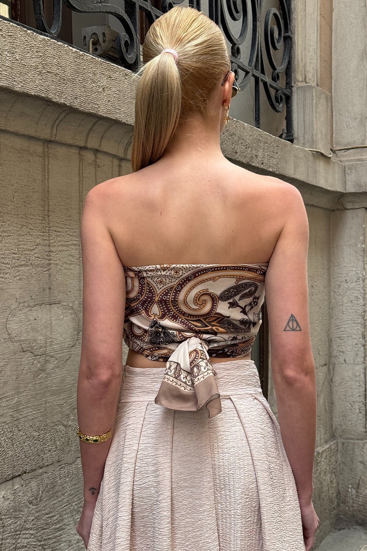 Koyu Bej Etnik Desenli Fular Büstiyer