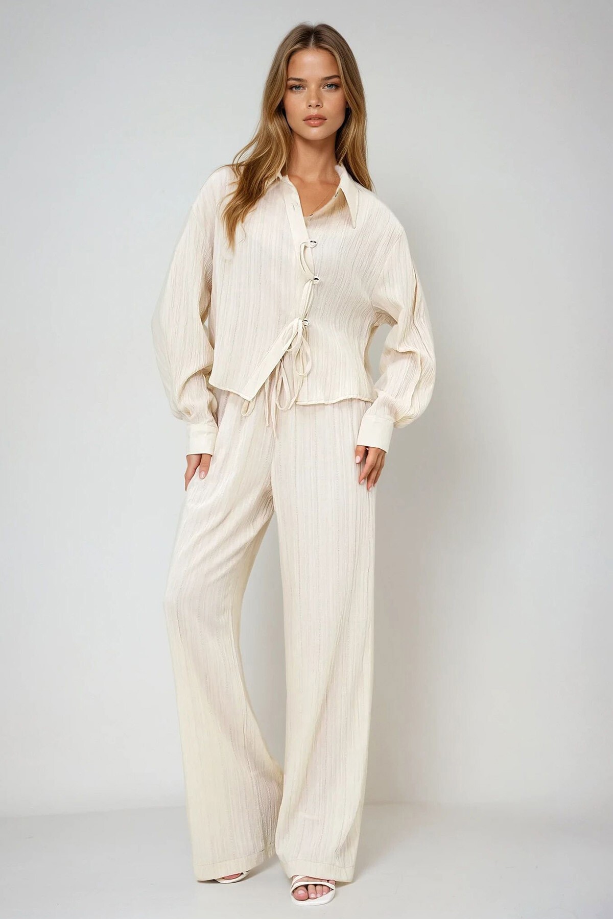 Krem Asimetrik Kesim Bağlama Detaylı Müslin Gömlek Ve Pantolon Takım