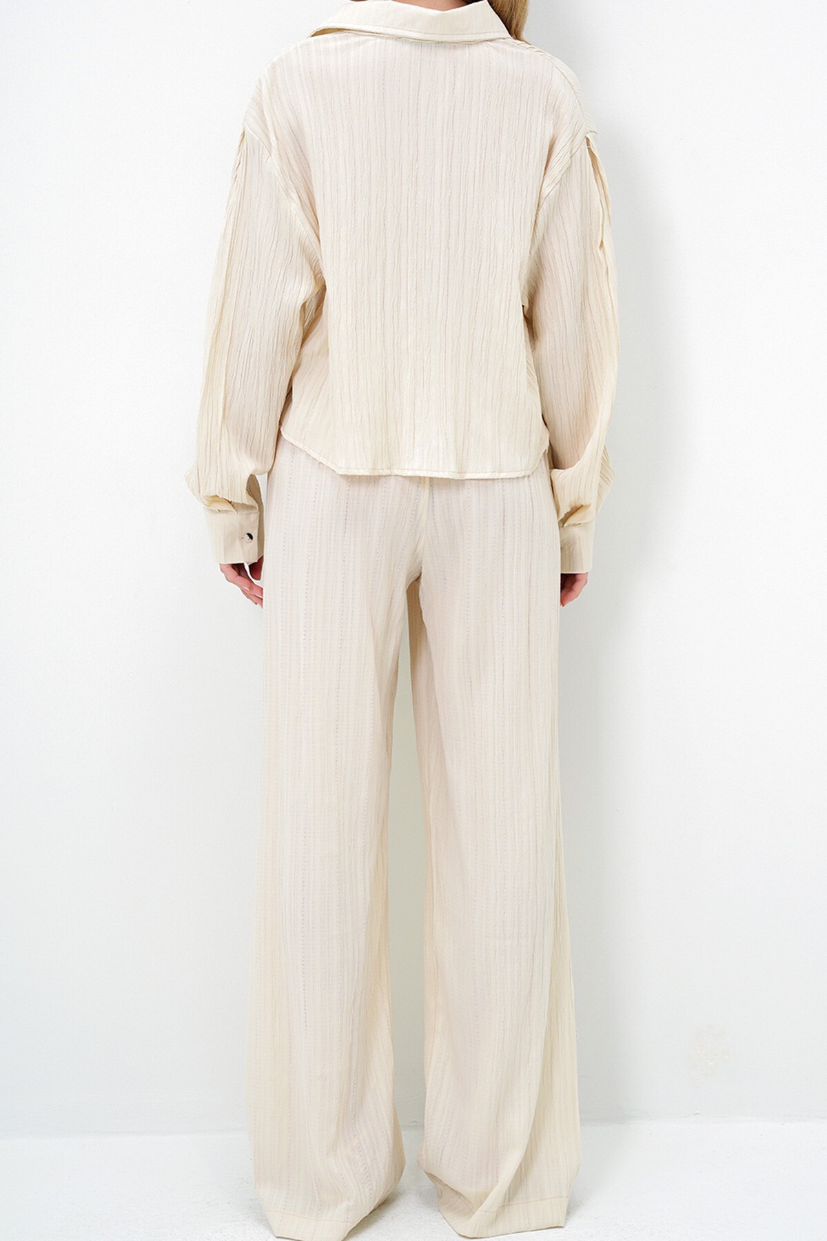 Krem Asimetrik Kesim Bağlama Detaylı Müslin Gömlek Ve Pantolon Takım