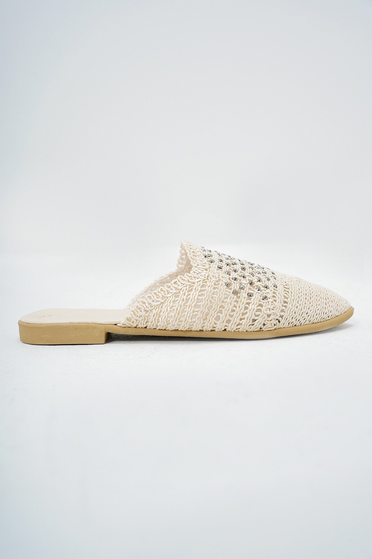 Krem Boncuk İşlemeli Örme Triko Düz Terlik