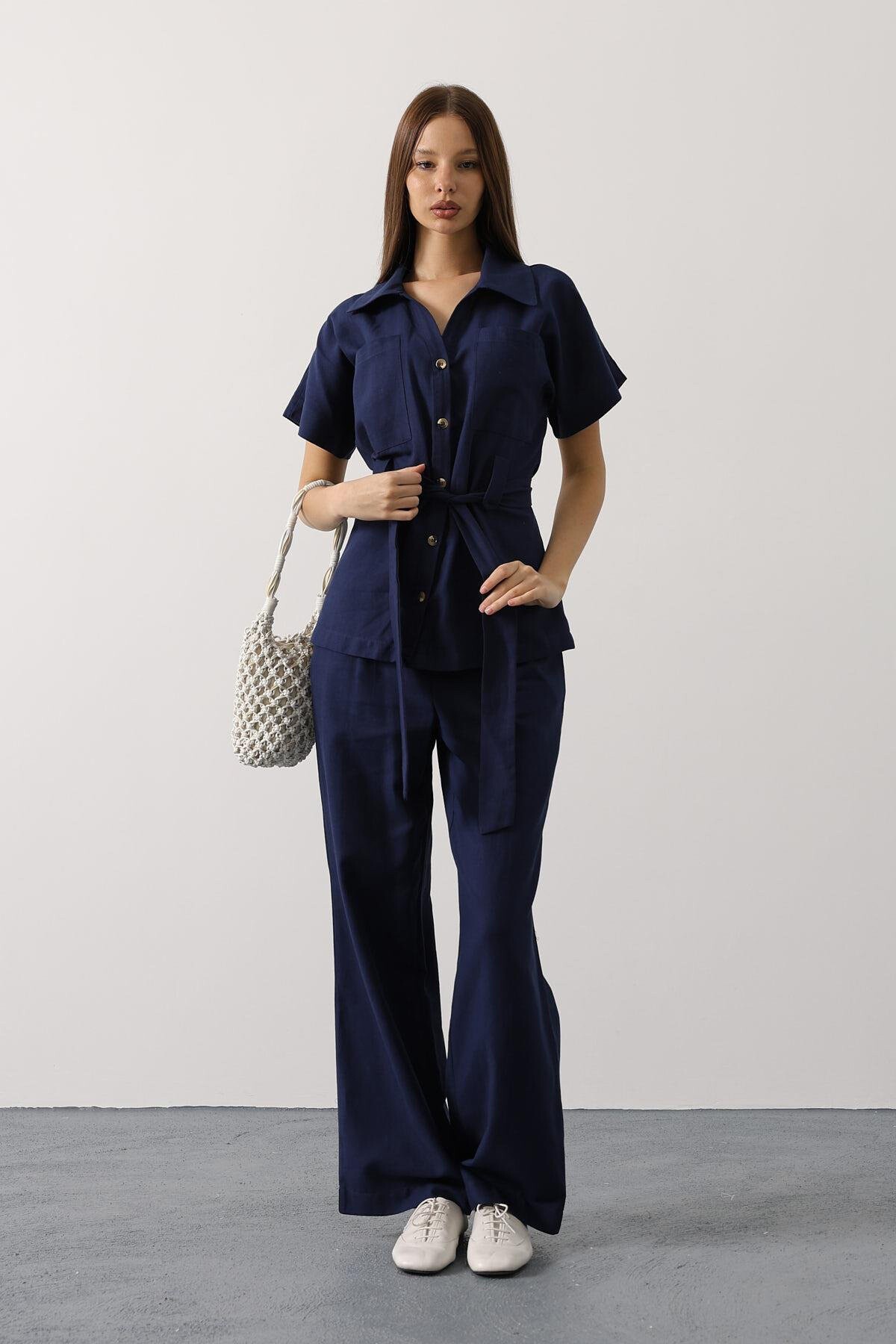 Lacivert Kuşaklı Cep Detaylı Pantolon Takım