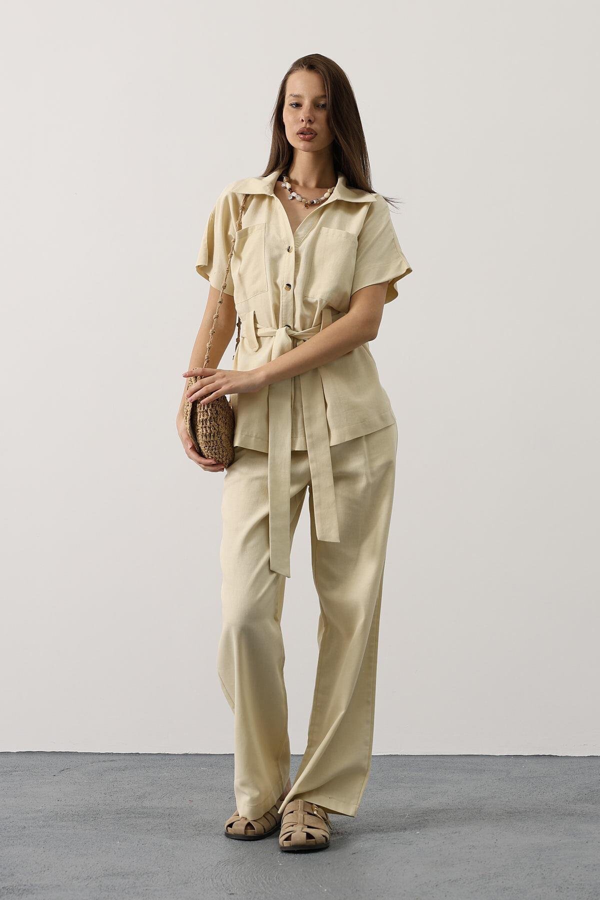 Ekru Kuşaklı Cep Detaylı Pantolon Takım