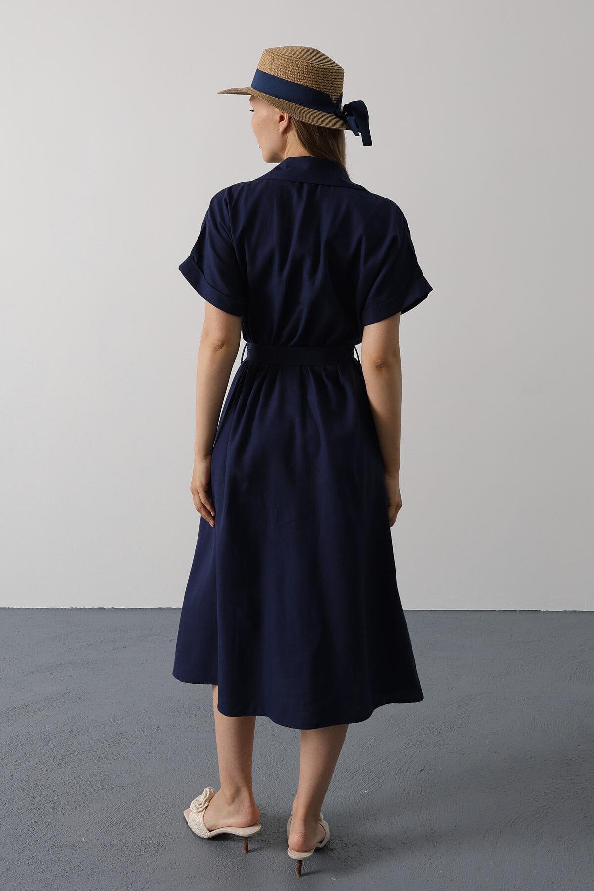 Lacivert Kuşaklı Çift Cepli Gömlek Yaka Midi Boy Elbise