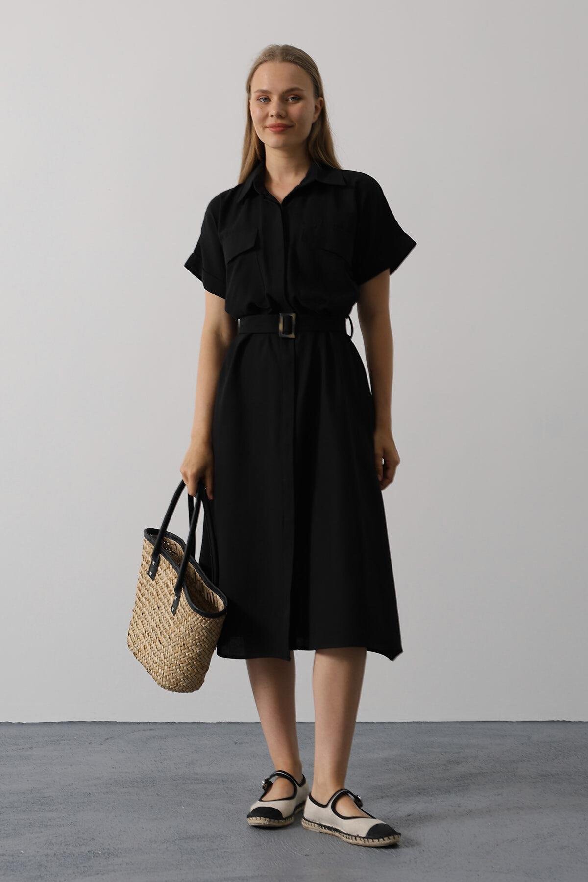 Siyah Kuşaklı Çift Cepli Gömlek Yaka Midi Boy Elbise