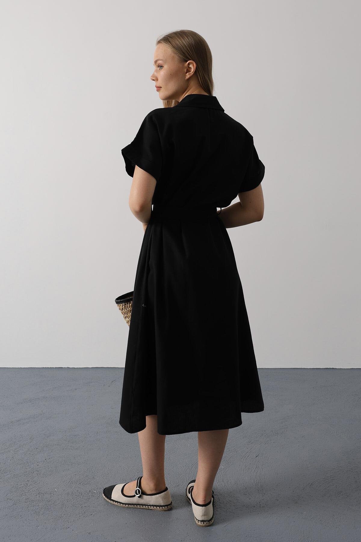 Siyah Kuşaklı Çift Cepli Gömlek Yaka Midi Boy Elbise