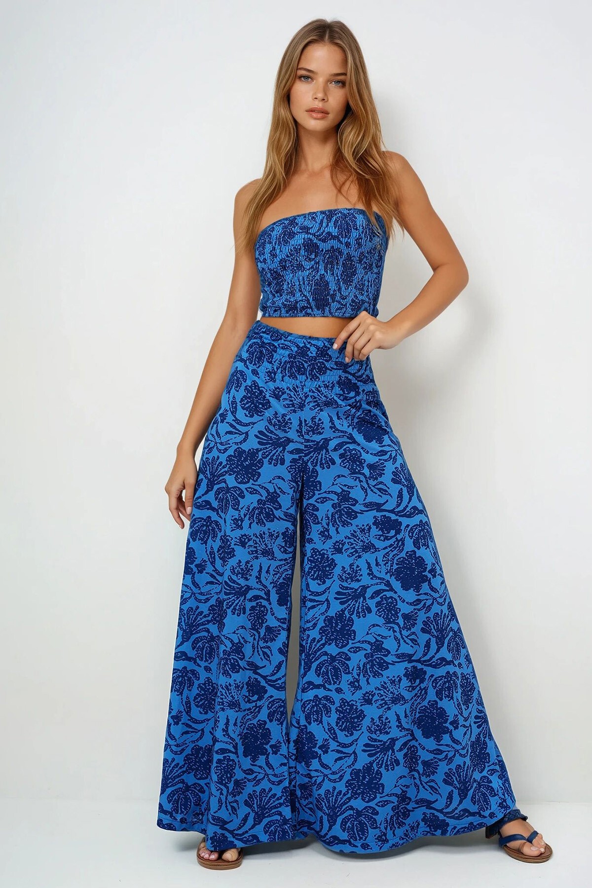 Lacivert Beli Gipeli Geniş Paça Pantolon Ve Gipeli Crop Büstiyer Takım