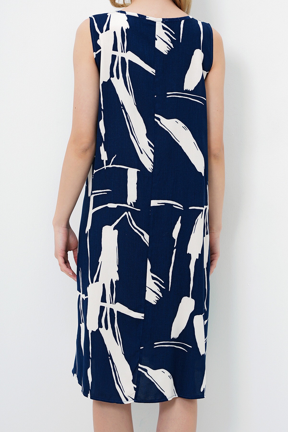 Lacivert Beyaz Bisiklet Yaka Bağlama Detaylı Midi Boy Yazlık Elbise
