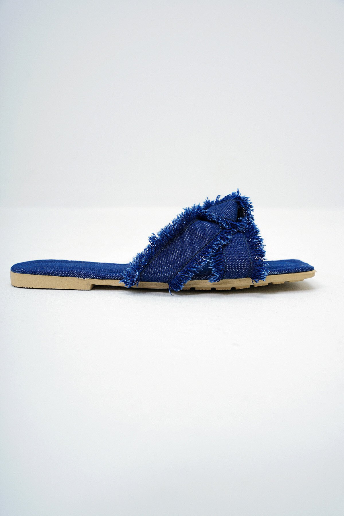 Lacivert Burgu Detaylı Keten Kumaş Düz Terlik