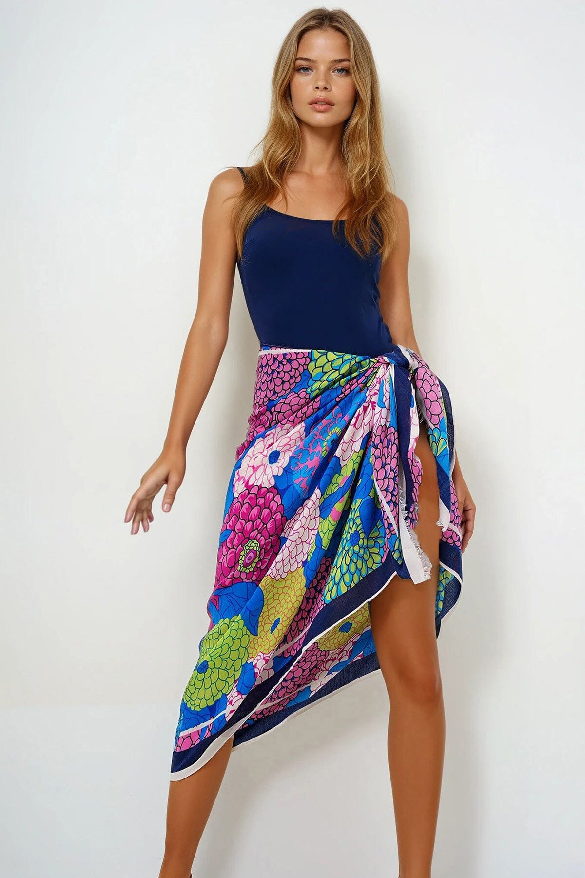 Lacivert Çiçek Desenli Pareo Şal