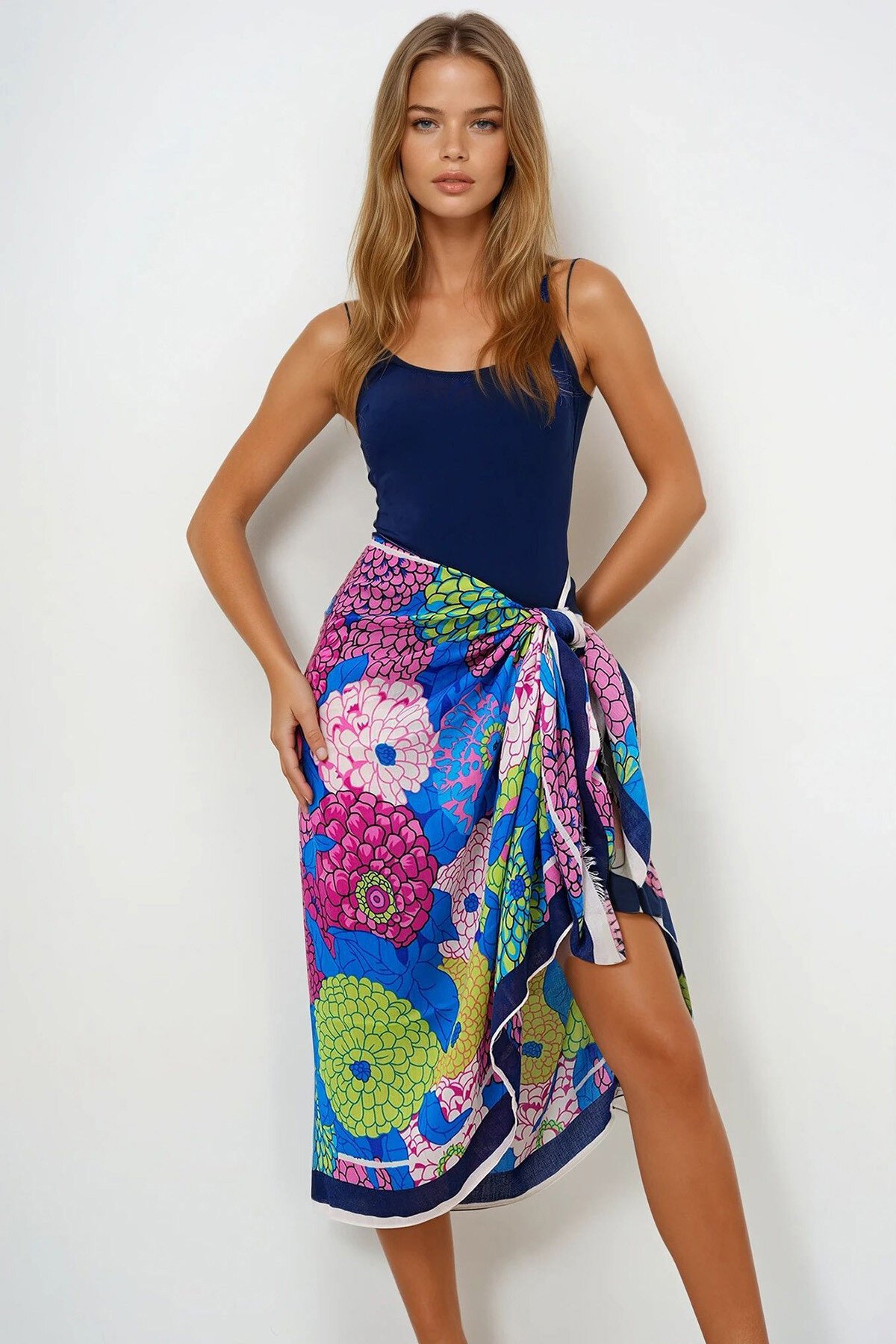 Lacivert Çiçek Desenli Pareo Şal