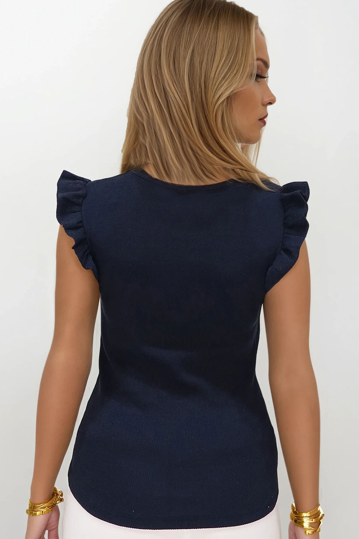 Lacivert Metal Aksesuarlı Kolu Fırfırlı Kaşkorse Bluz