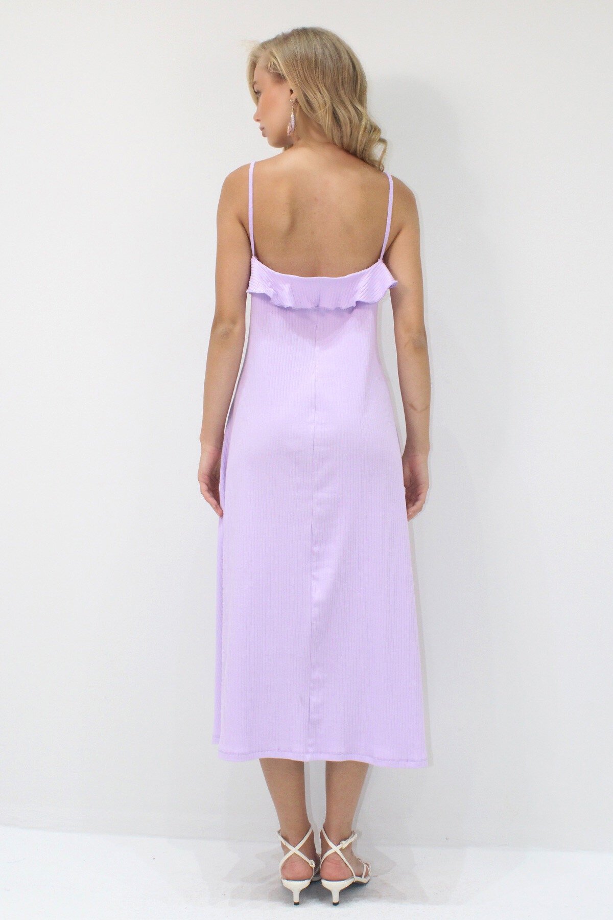Lila Yakası Volanlı Askılı Midi Boy Elbise