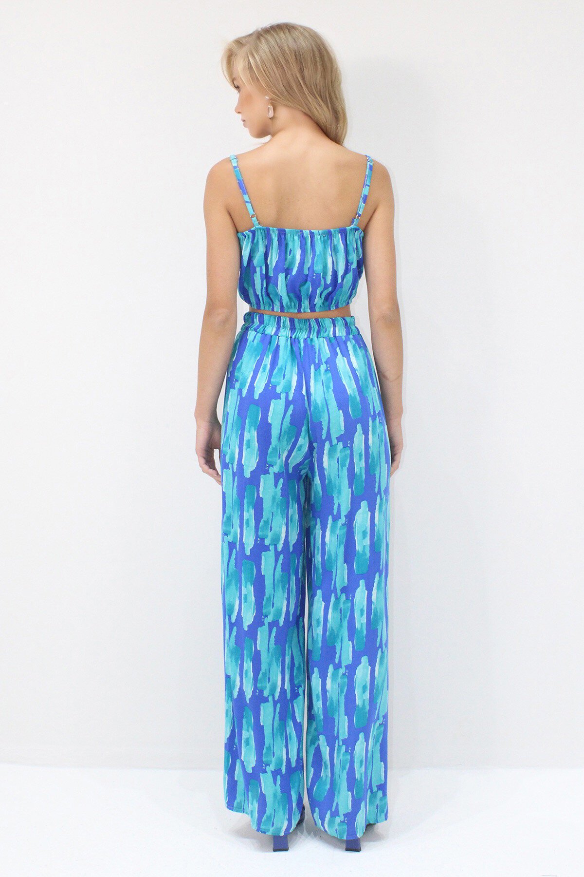 Mavi Ayarlanabilir Askılı Dokuma Viskon Crop Bluz Ve Yırtmaçlı Pantolon Takım