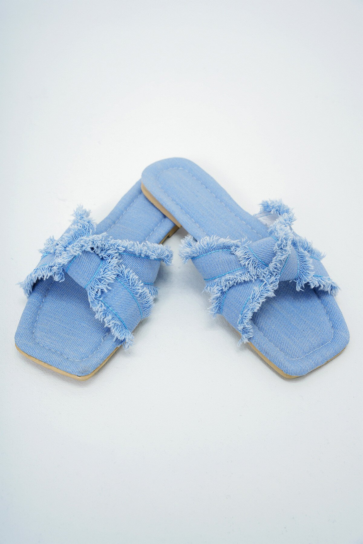 Mavi Burgu Detaylı Keten Kumaş Düz Terlik