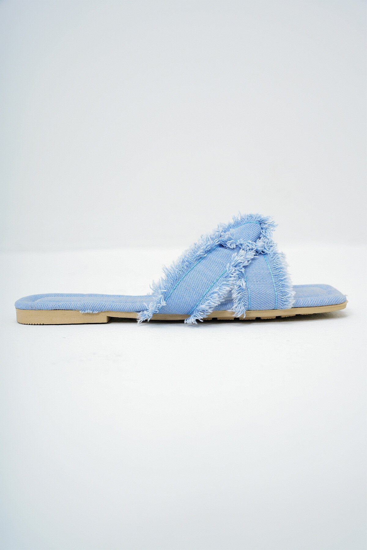 Mavi Burgu Detaylı Keten Kumaş Düz Terlik