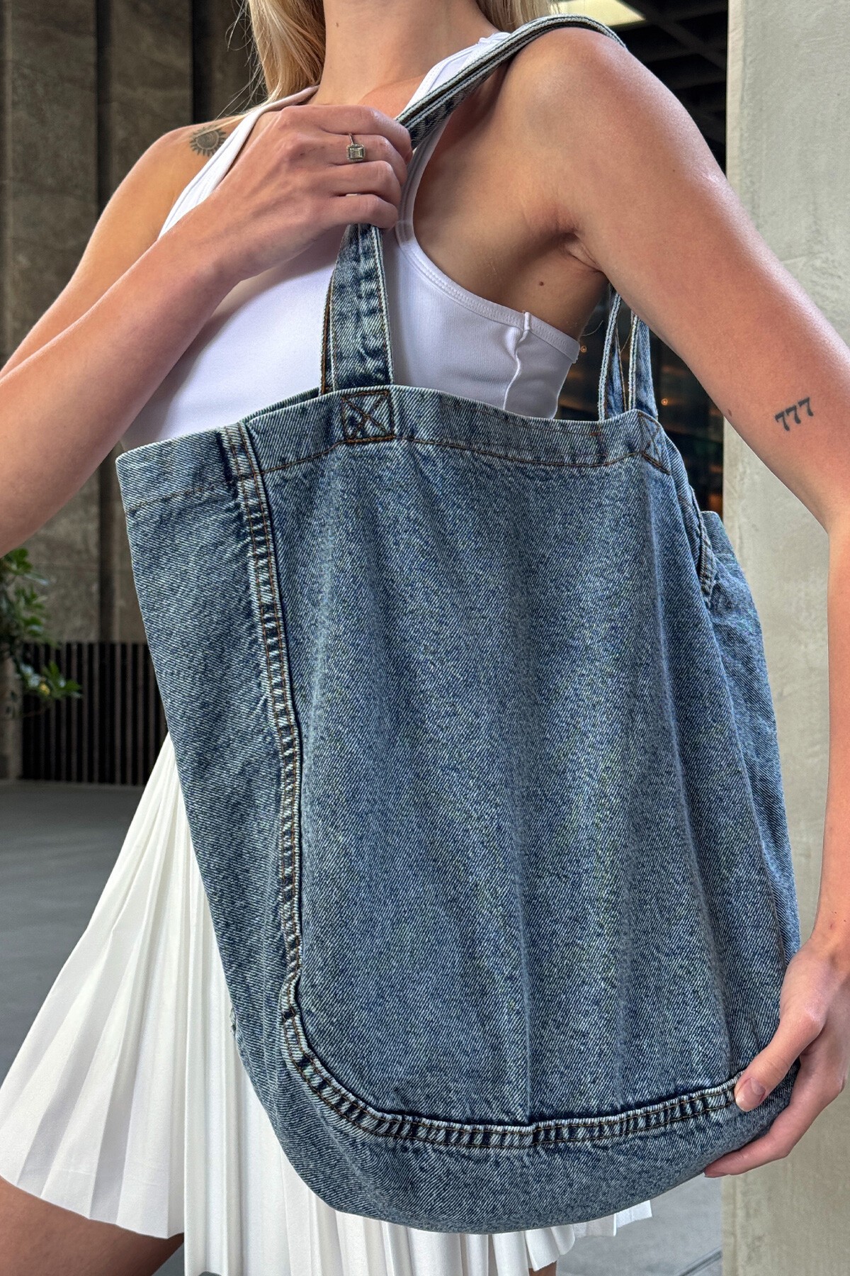 Mavi Cırt Cırtlı Denim Çanta