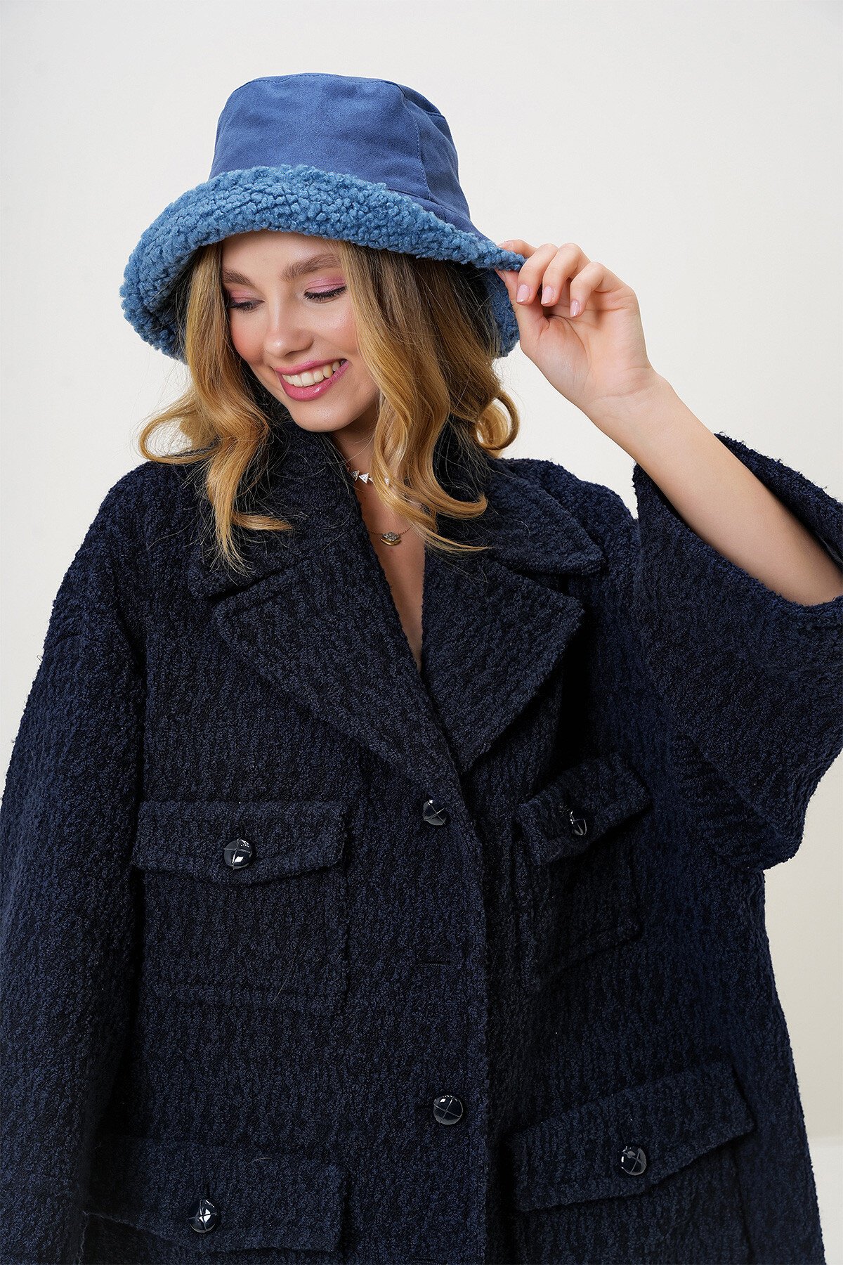 Mavi İçi Boncuk Peluş Dışı Süet Bucket Şapka