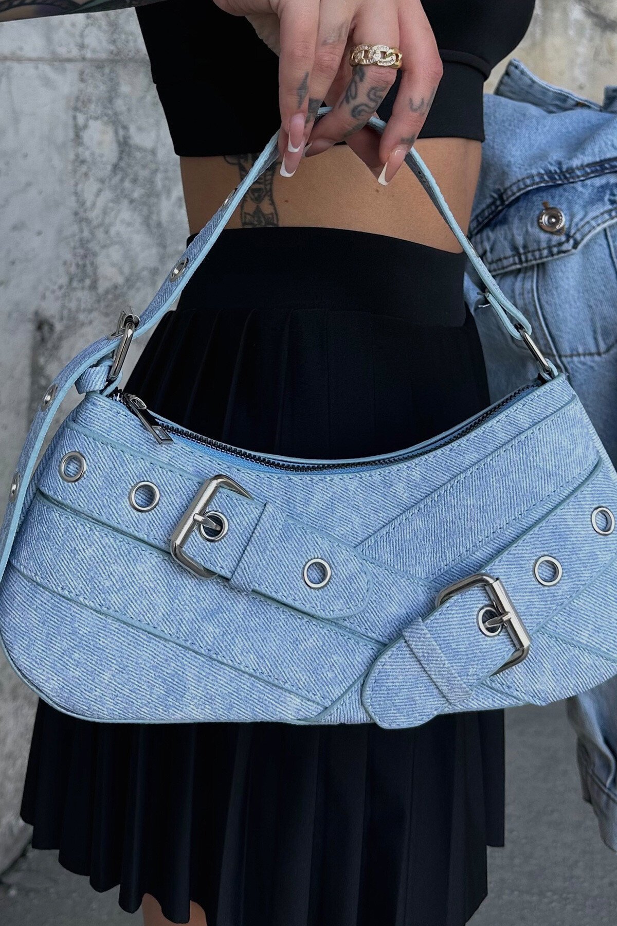 Mavi Kemer Detaylı Baget Denim Çanta