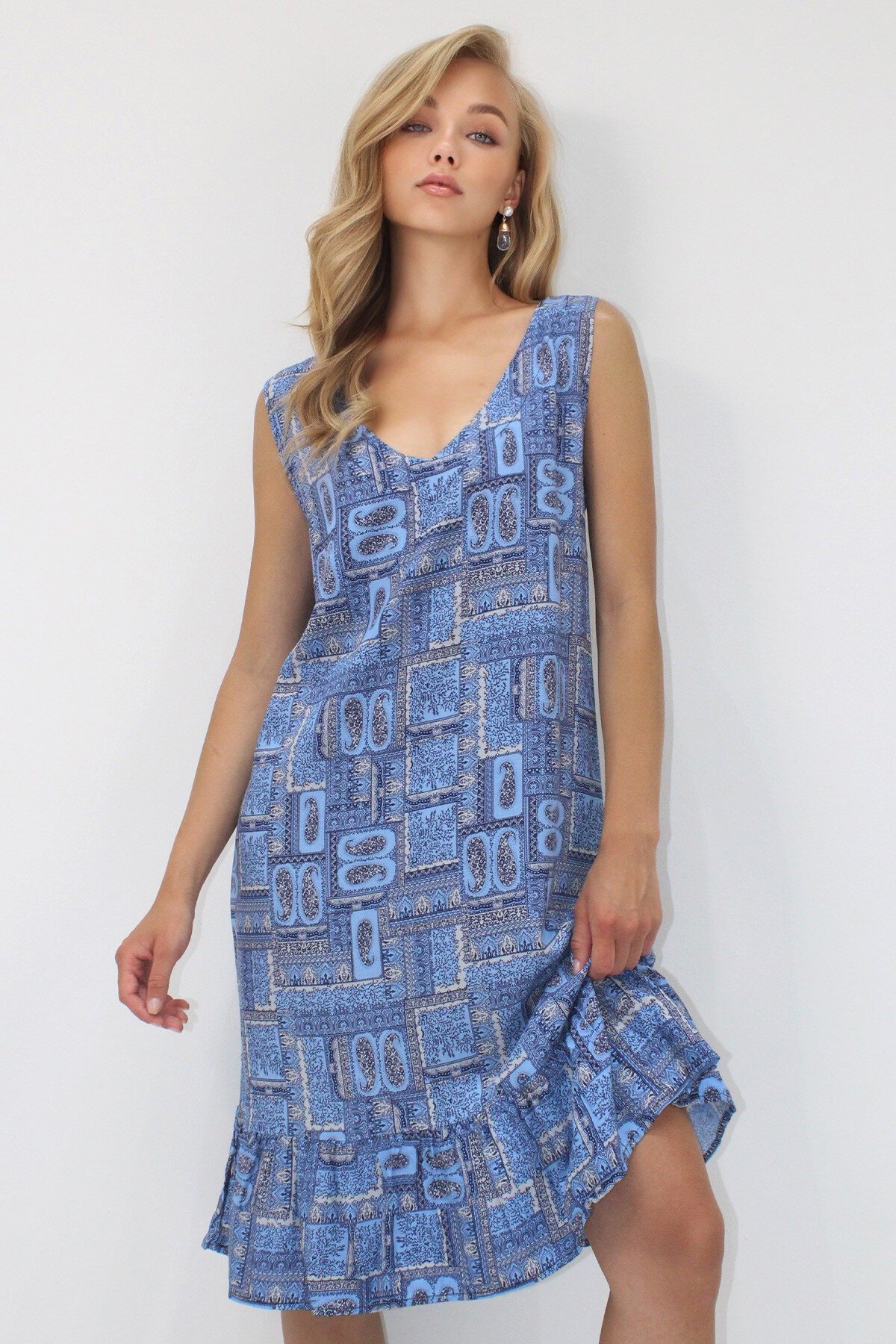 Mavi V Yaka Eteği Fırfırlı A Form Dokuma Viskon Rahat Kalıp Elbise