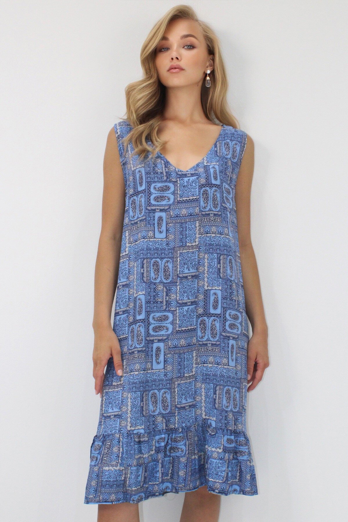 Mavi V Yaka Eteği Fırfırlı A Form Dokuma Viskon Rahat Kalıp Elbise