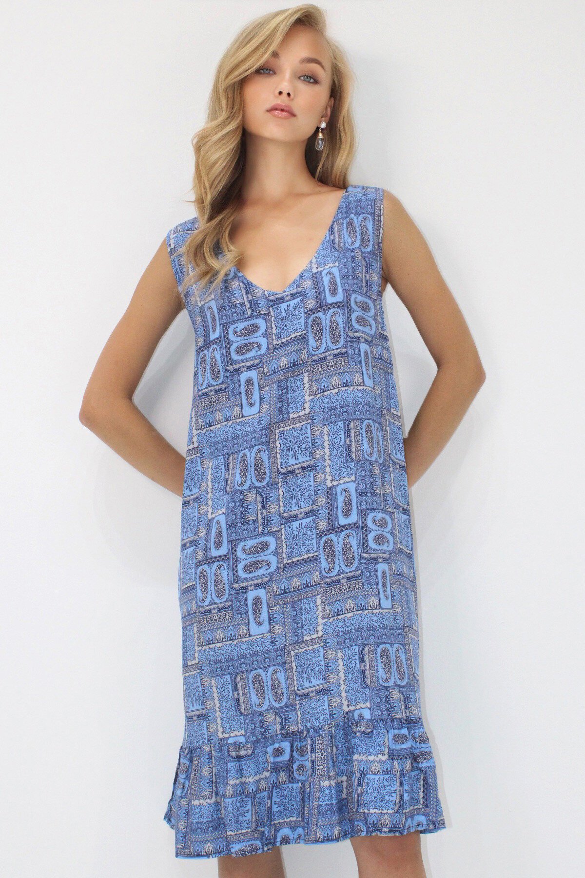 Mavi V Yaka Eteği Fırfırlı A Form Dokuma Viskon Rahat Kalıp Elbise