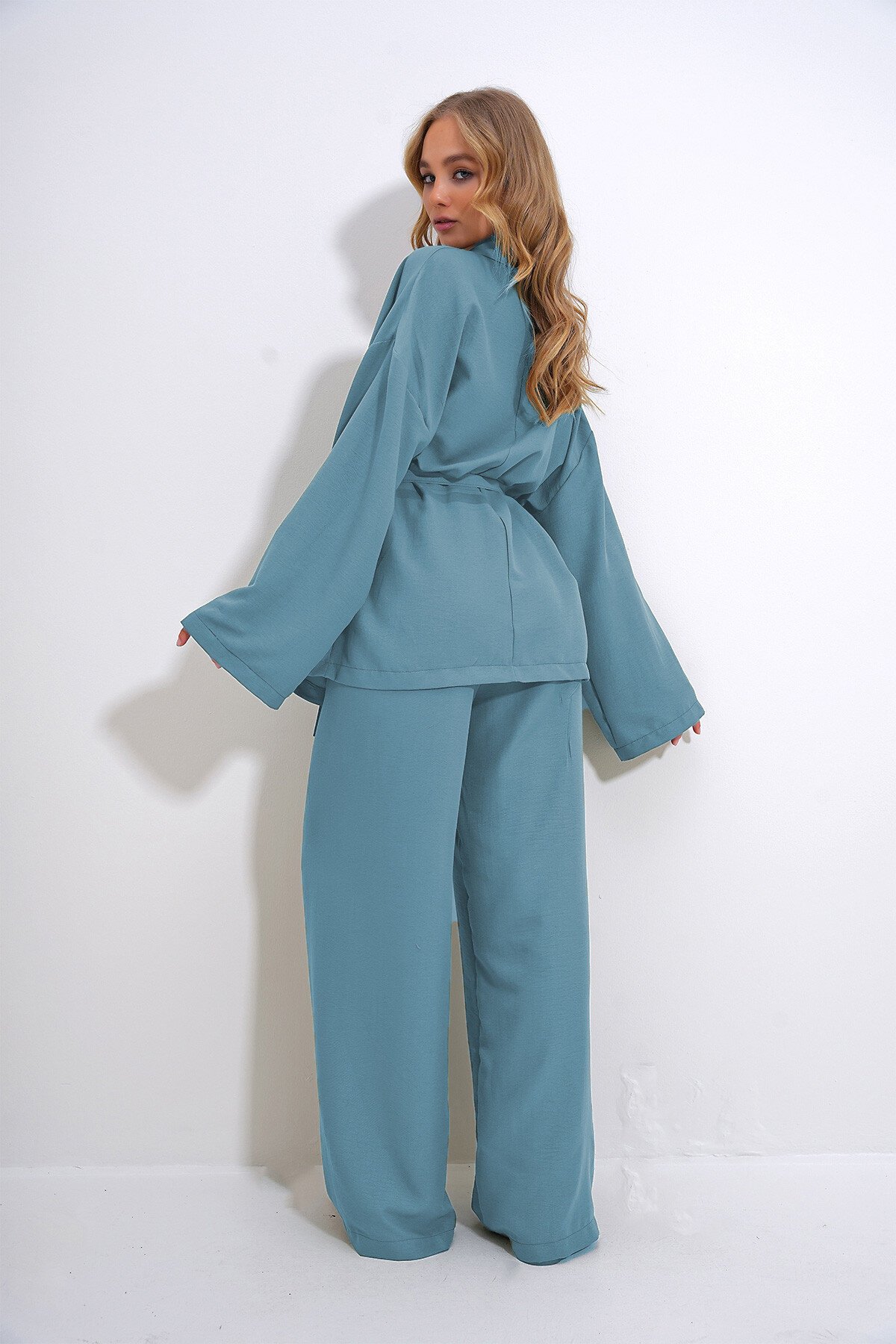 Mint Yeşili Buruşuk Görünümlü Blazer Ceket Alt Üst Takım