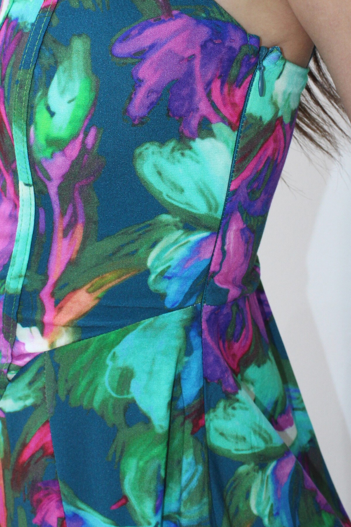 Mix Kare Yaka Yırtmaçlı Nervür Detaylı Fermuarlı Elbise