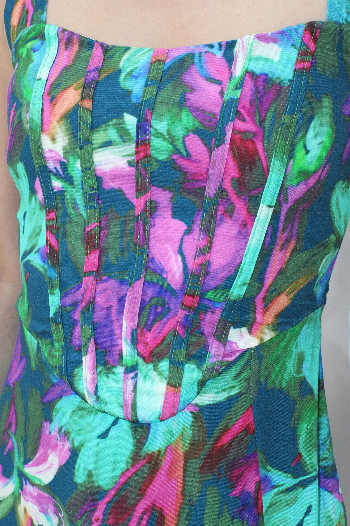 Mix Kare Yaka Yırtmaçlı Nervür Detaylı Fermuarlı Elbise