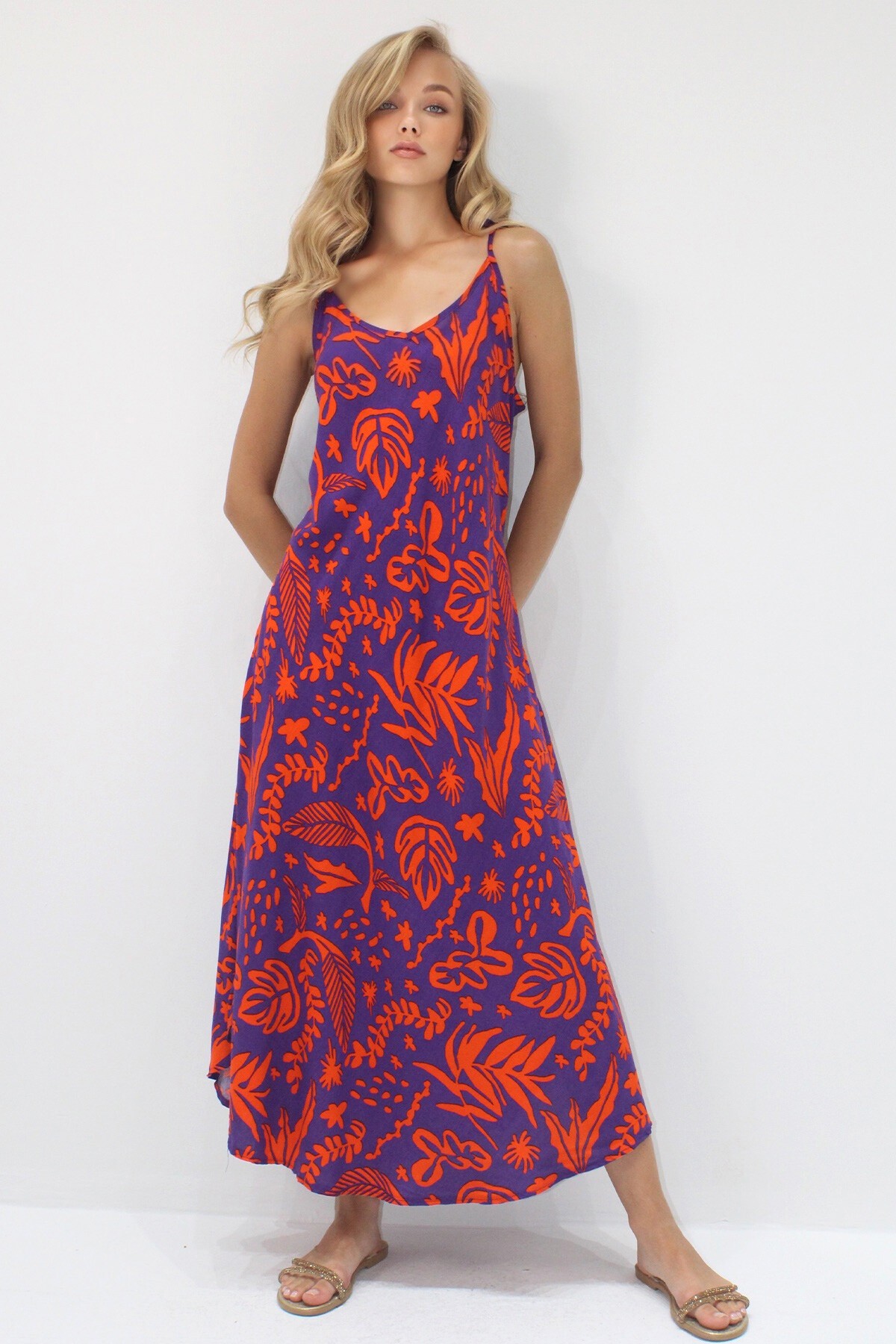 Mor İp Askılı Çok Renkli Midi Boy Dokuma Viskon Elbise