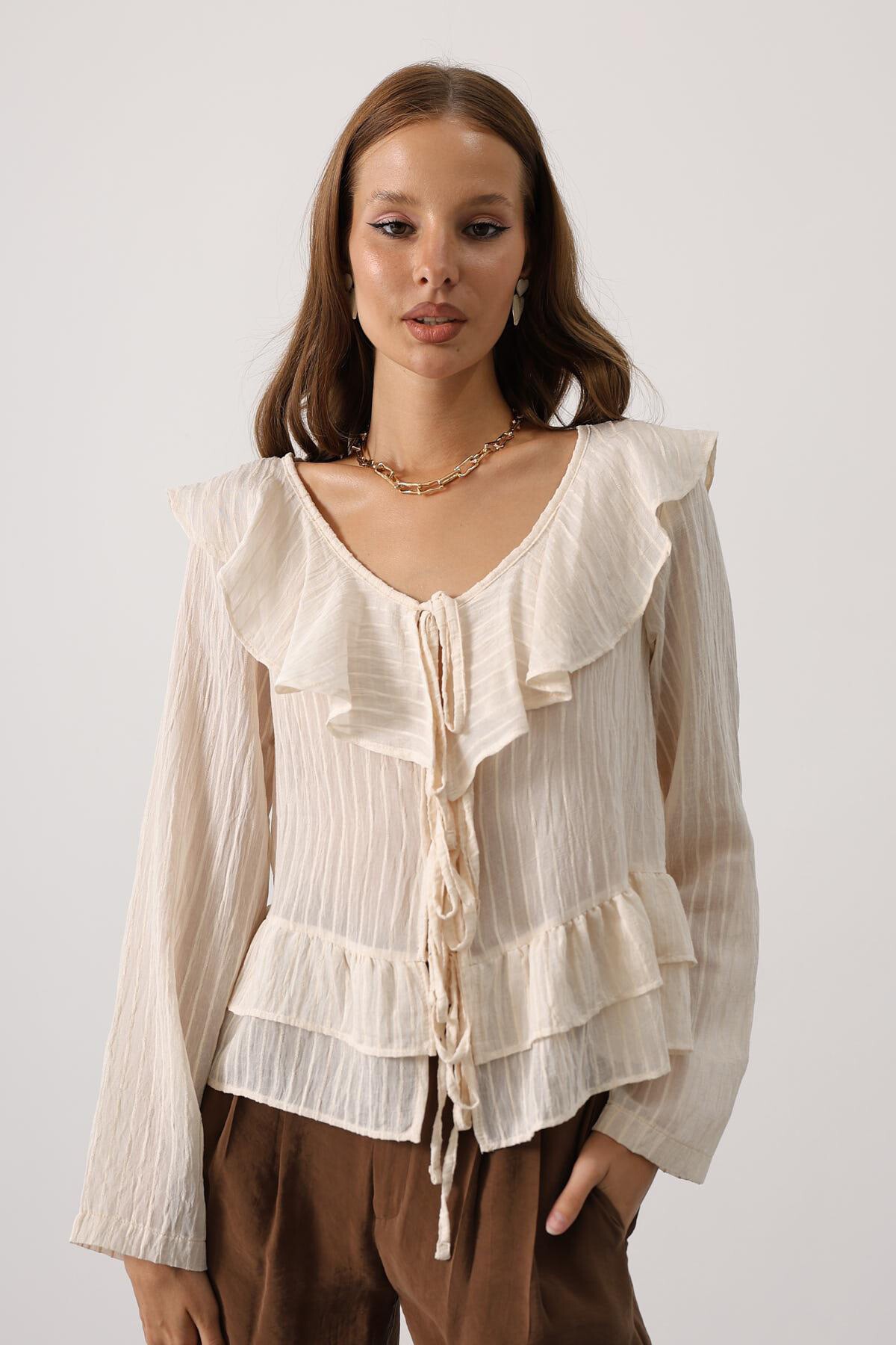 Taş Fırfırlı Bağlama Detaylı Uzun Kol Bluz