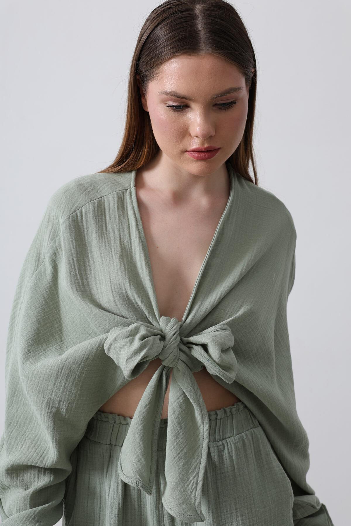 Haki Önü Bağlama Detaylı Uzun Kollu Bluz