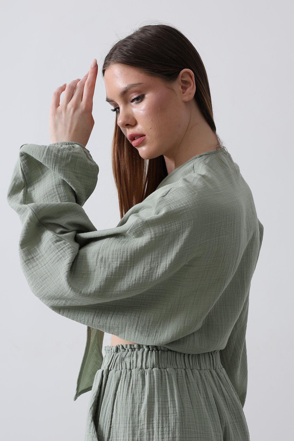 Haki Önü Bağlama Detaylı Uzun Kollu Bluz