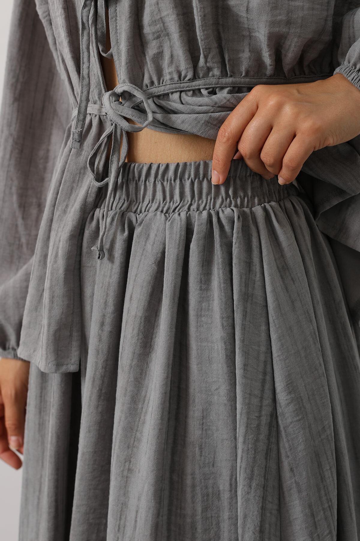 Gri Bağlama Detaylı Bluz Ve Beli Lastikli Maxi Boy Etek Takım