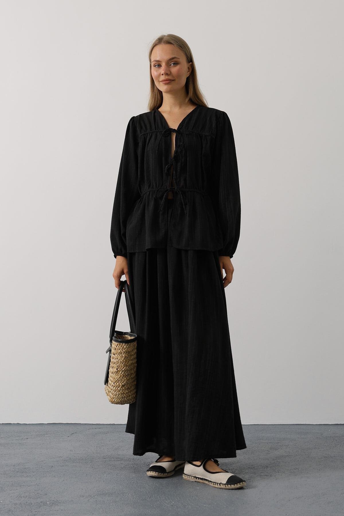 Siyah Bağlama Detaylı Bluz Ve Beli Lastikli Maxi Boy Etek Takım