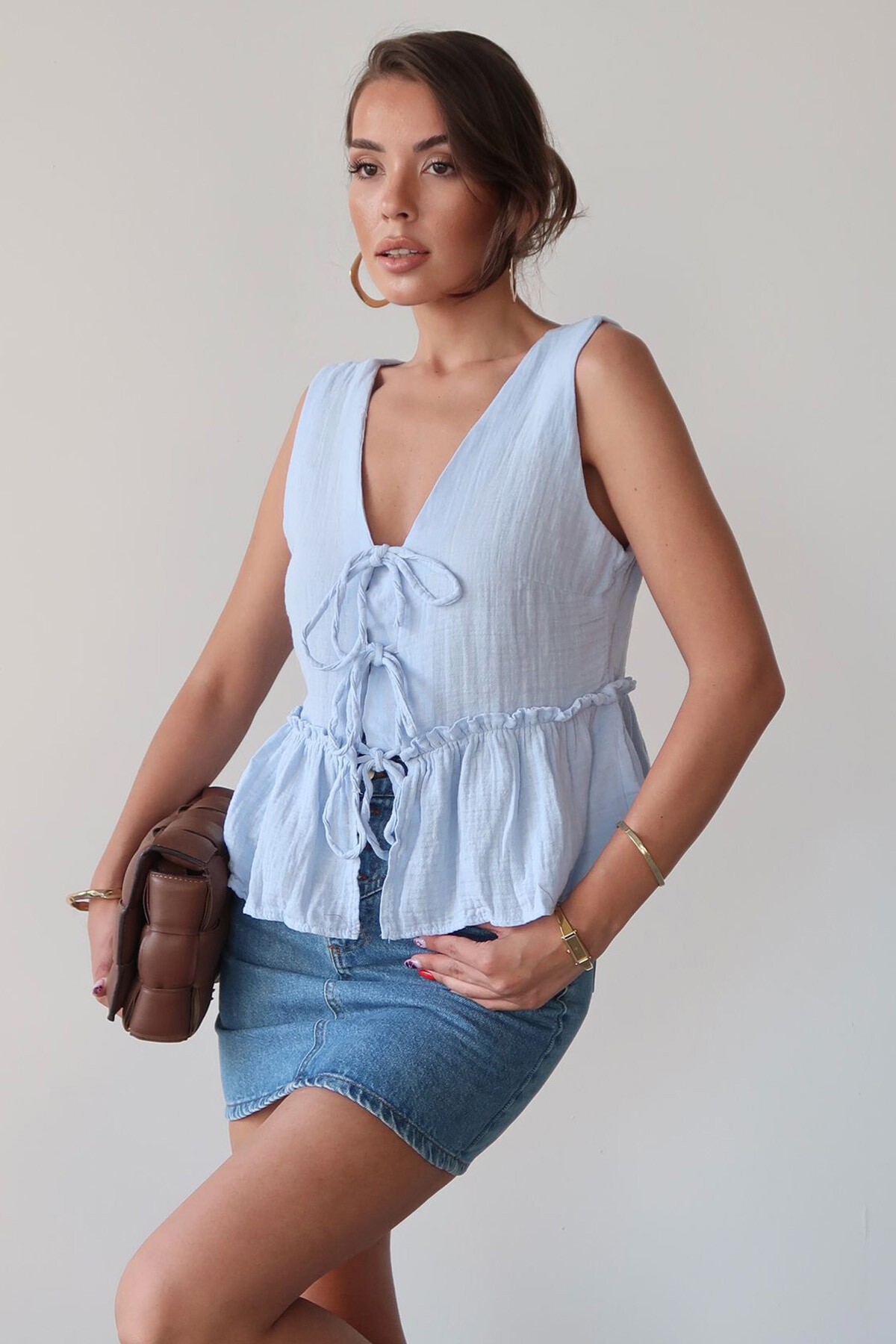 Mavi V Yaka Önü Bağcıklı Keten Bluz