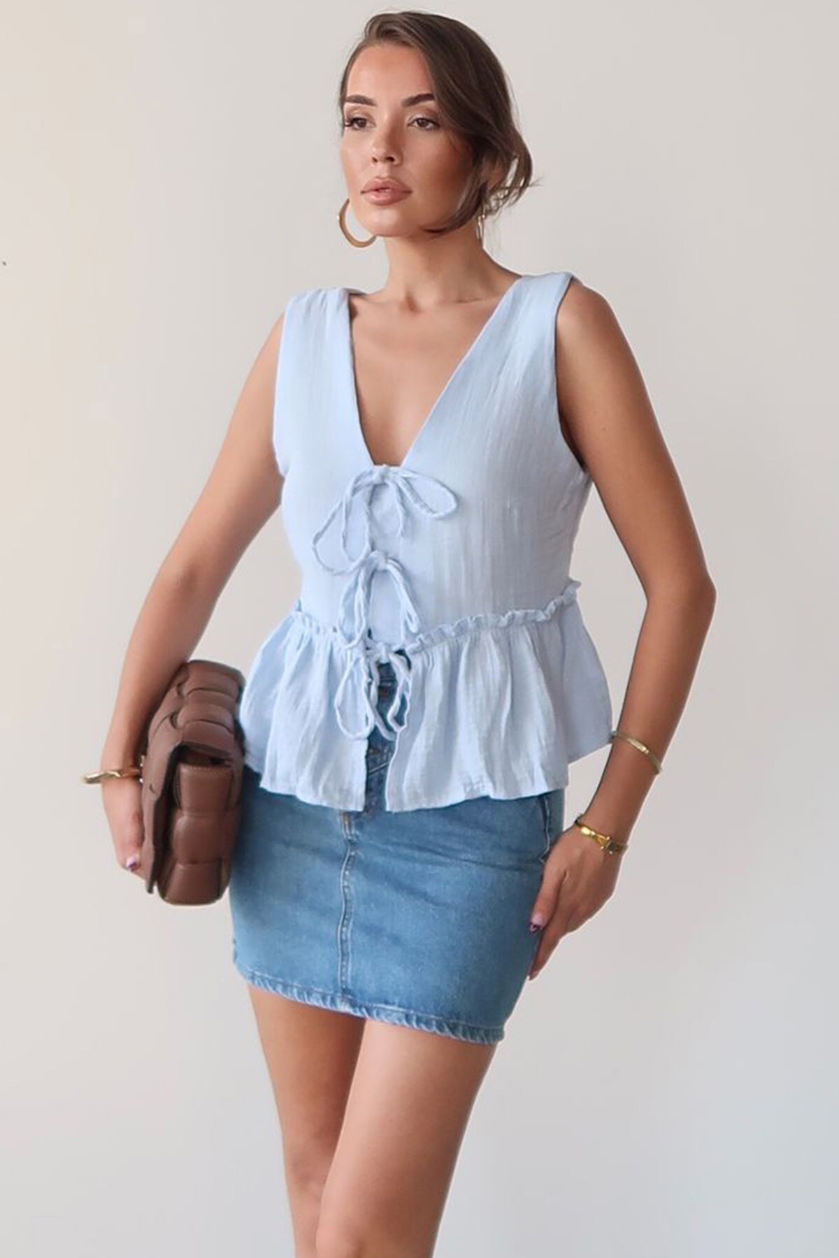 Mavi V Yaka Önü Bağcıklı Keten Bluz