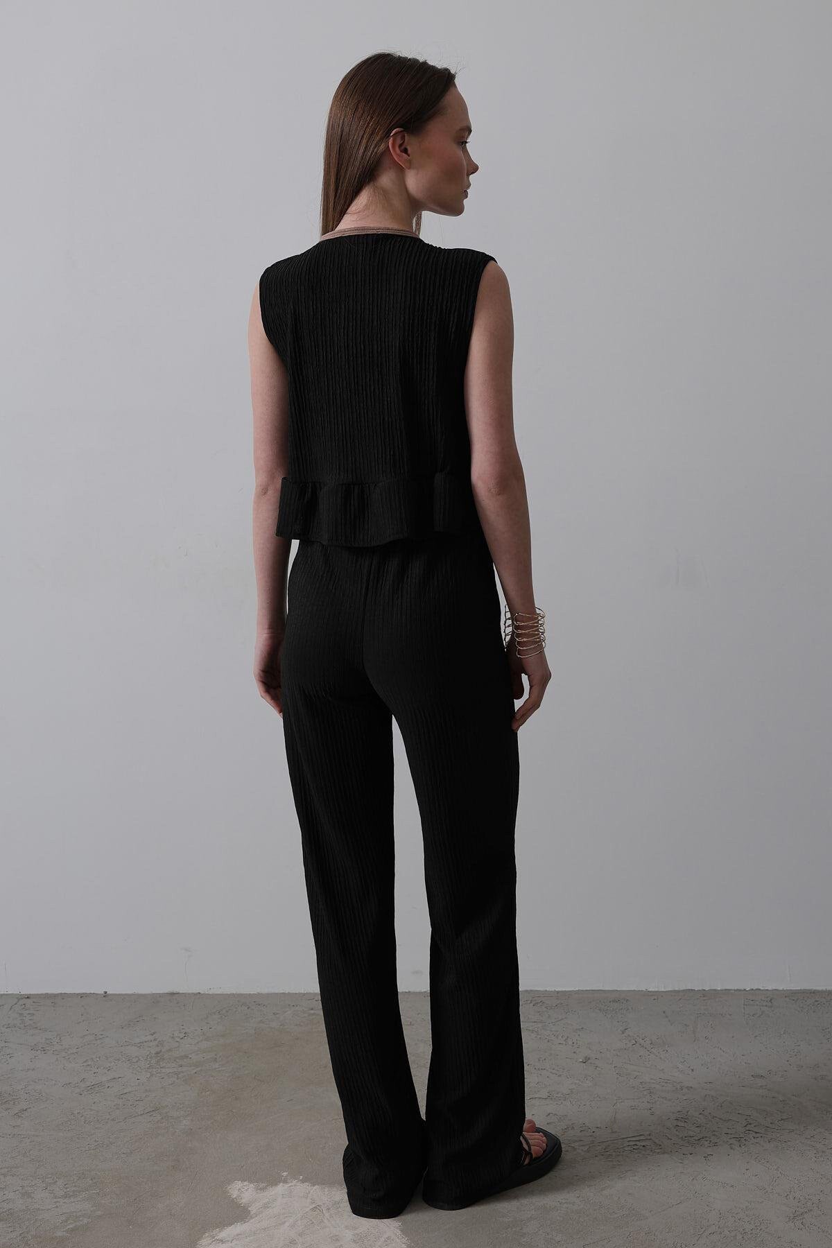 Siyah V Yaka Bağcıklı Volanlı Örme Bluz  Ve Pantolon Takım