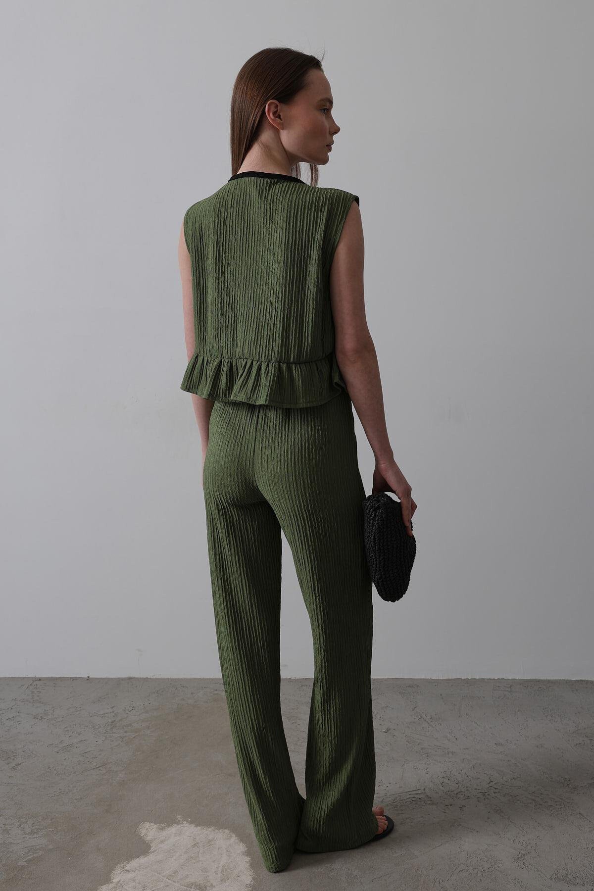 Haki V Yaka Bağcıklı Volanlı Örme Bluz  Ve Pantolon Takım