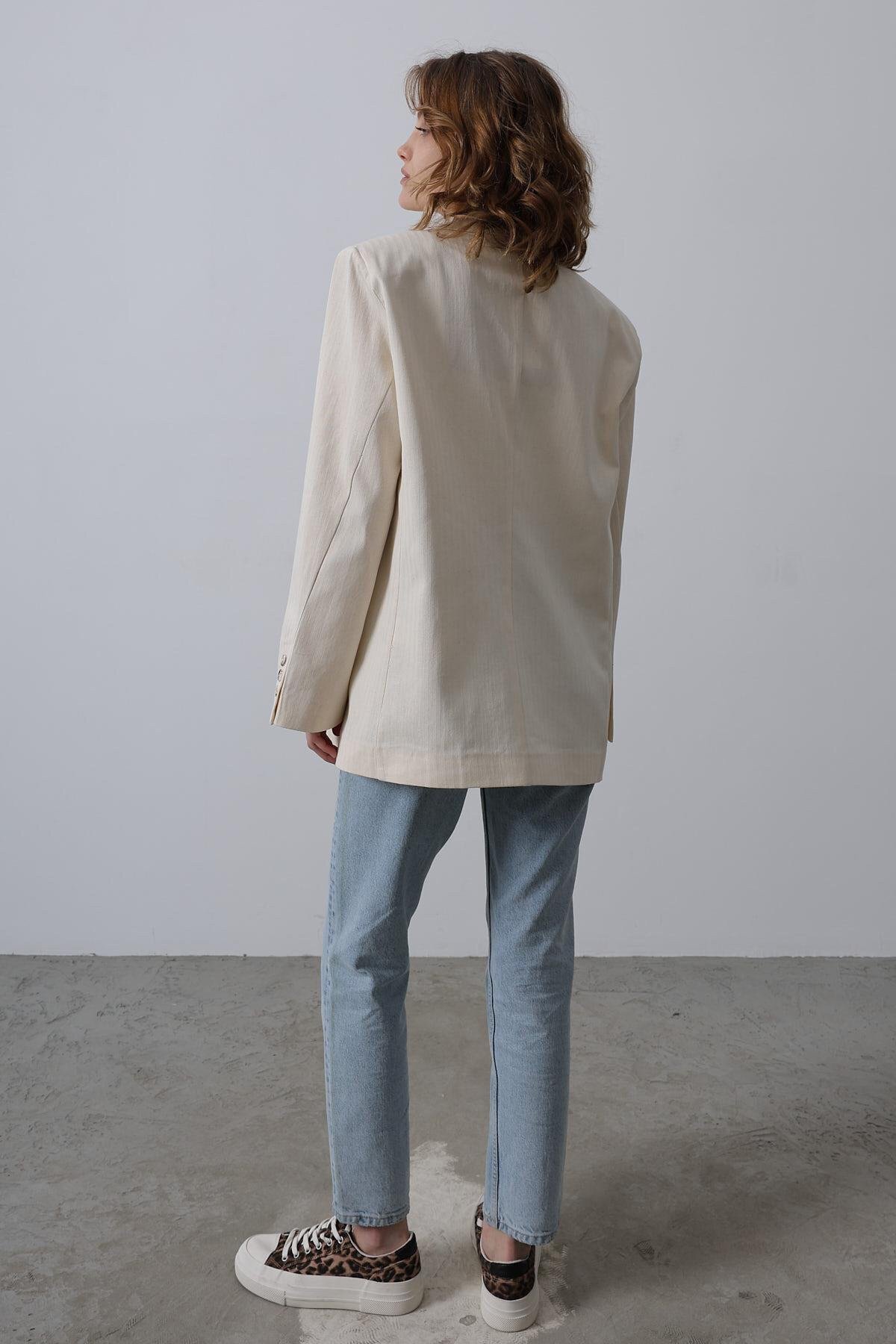 Krem Cep Detaylı Düğme Kapamalı Oversize Blazer Ceket