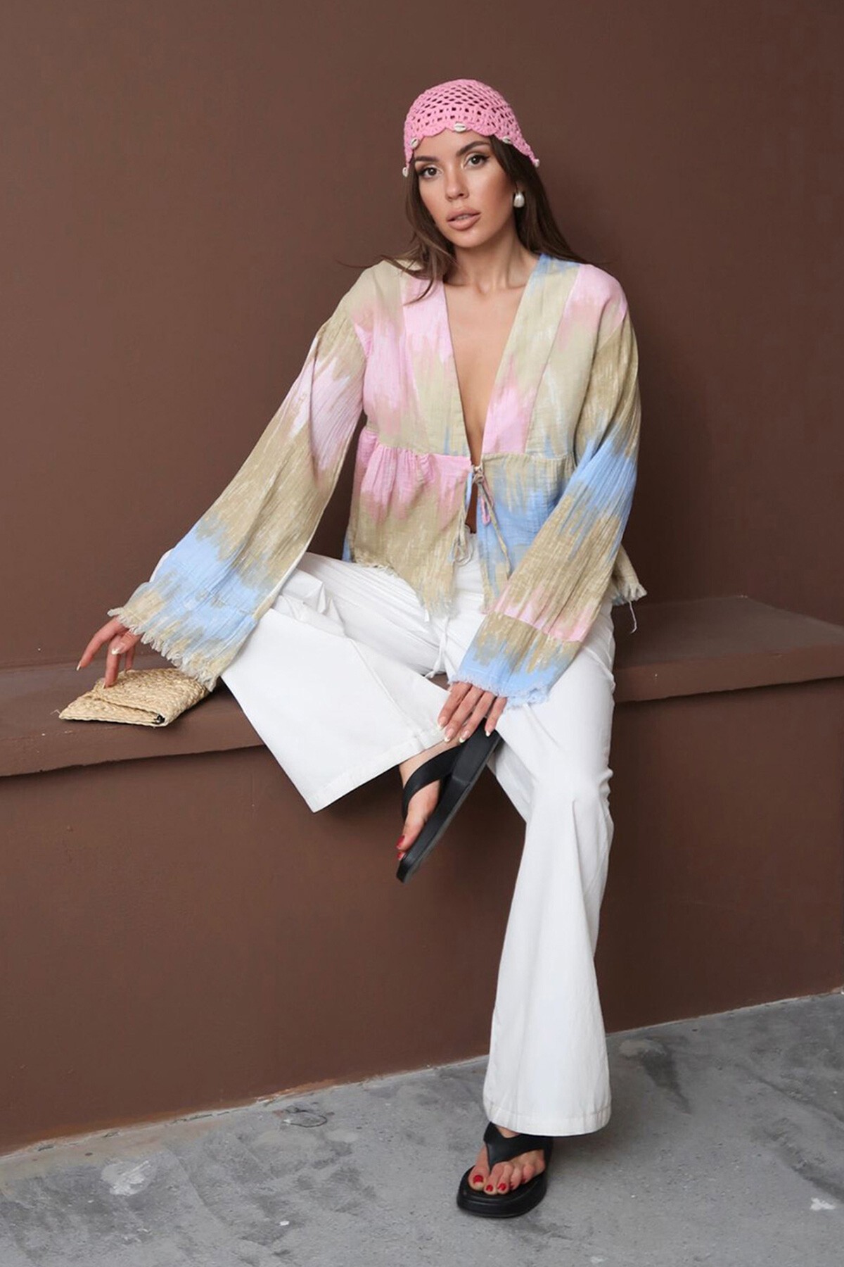 Pembe Batik Desenli Püsküllü Bağlama Detaylı Müslin Bluz