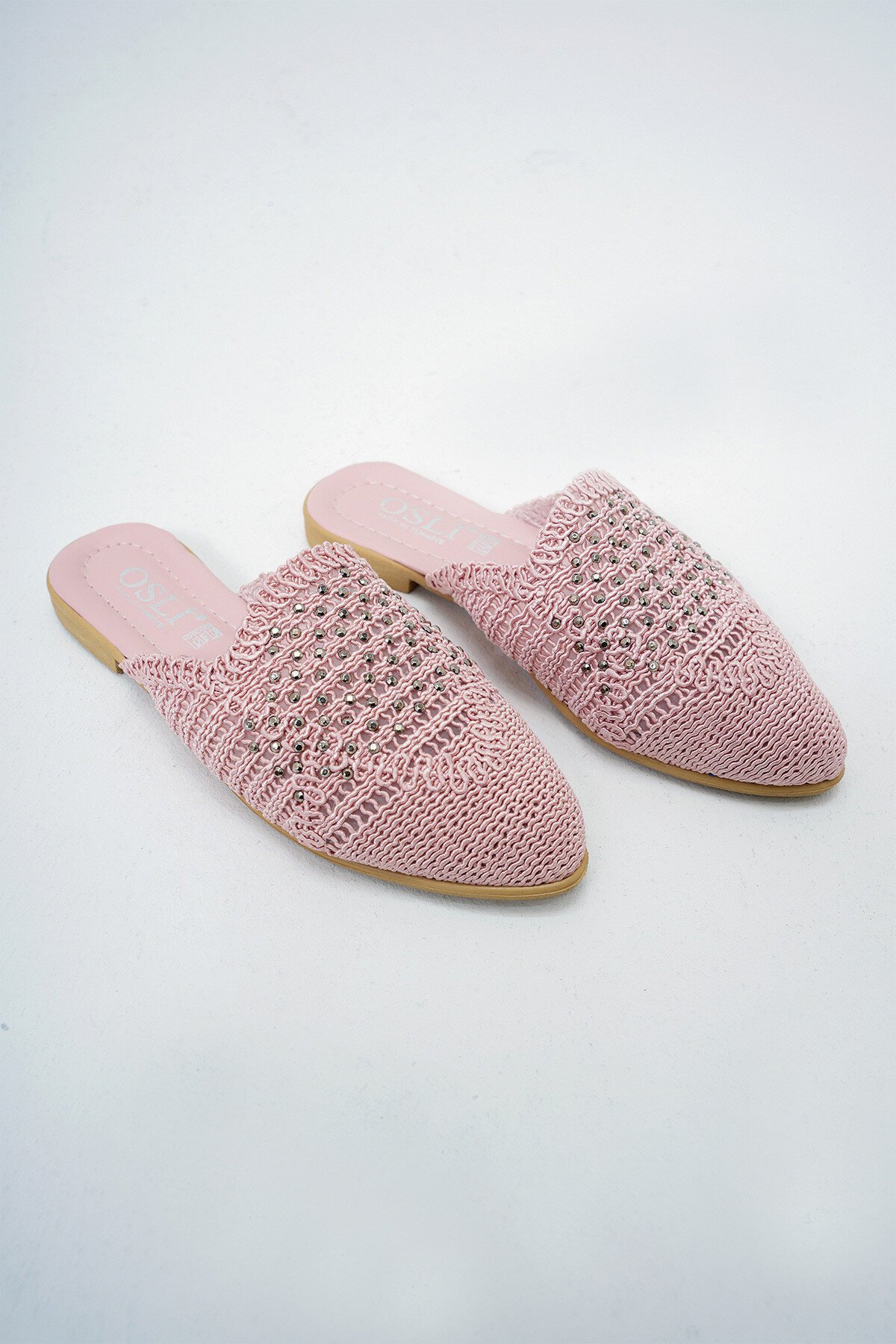 Pembe Boncuk İşlemeli Örme Triko Düz Terlik